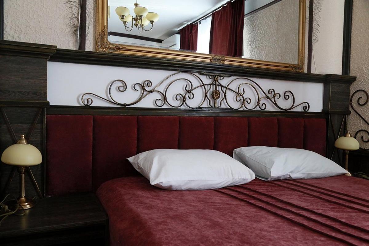 Sosnovel Hotel Voropajiv Kültér fotó
