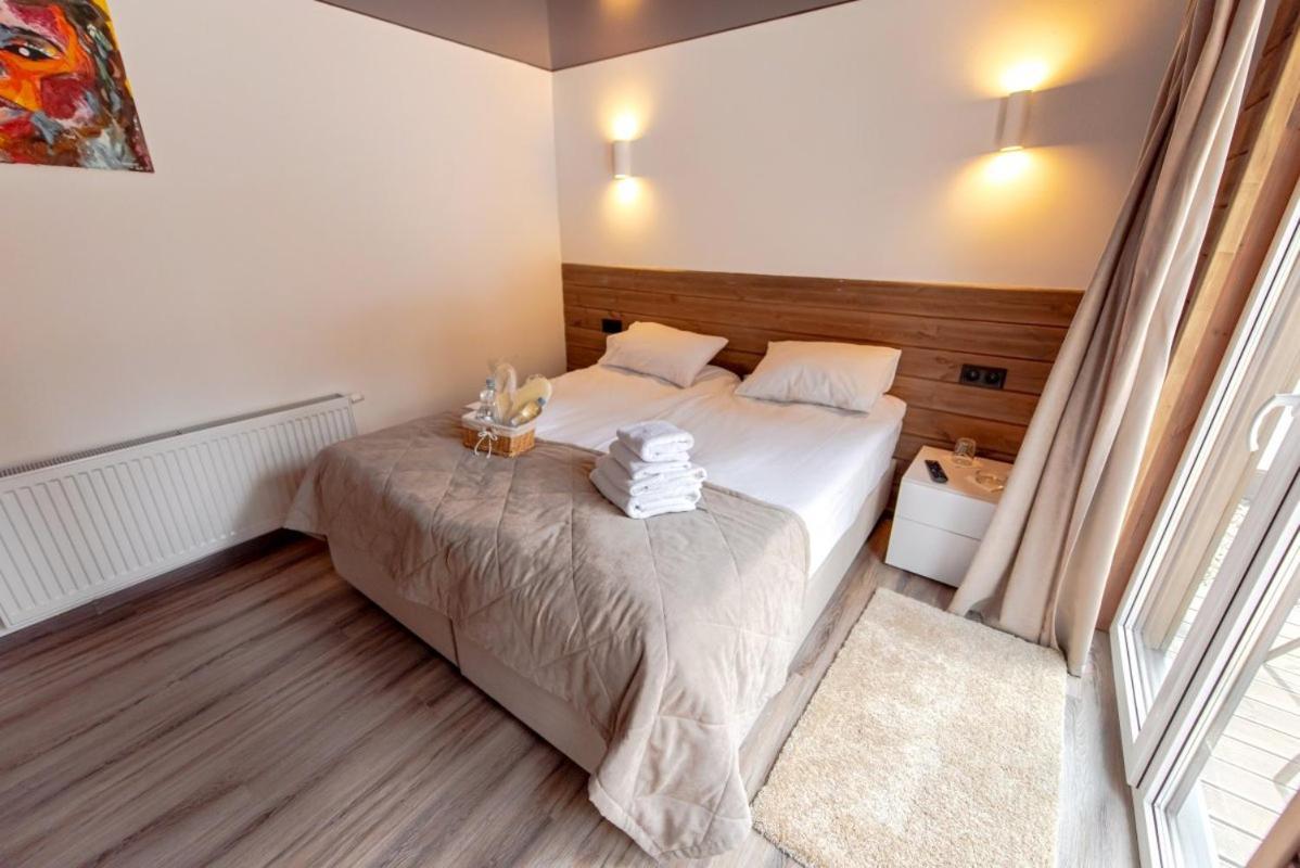 Sosnovel Hotel Voropajiv Kültér fotó