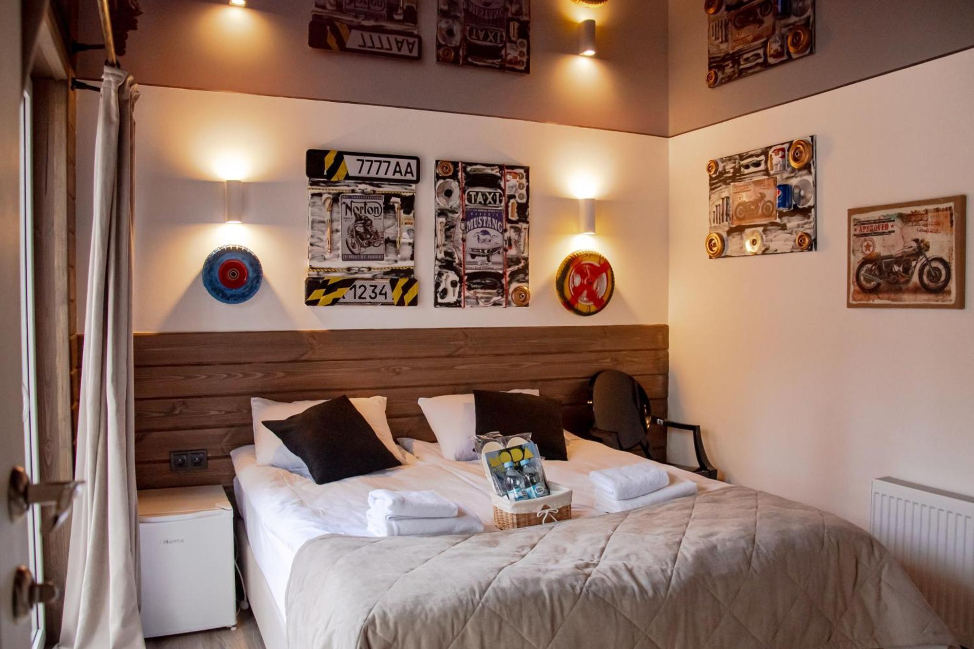Sosnovel Hotel Voropajiv Kültér fotó