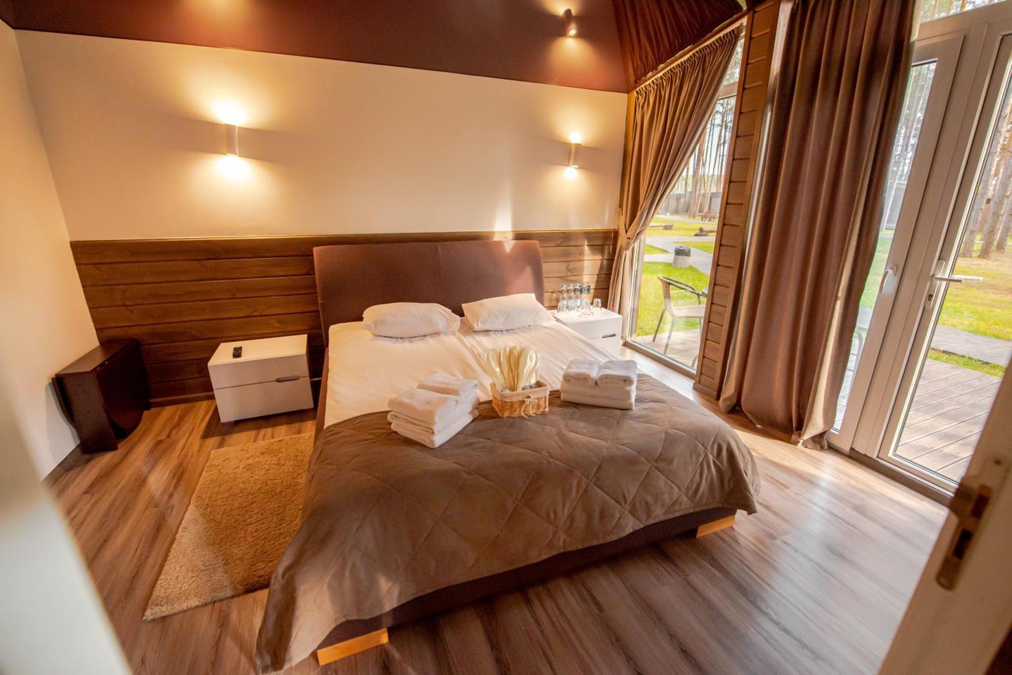 Sosnovel Hotel Voropajiv Kültér fotó