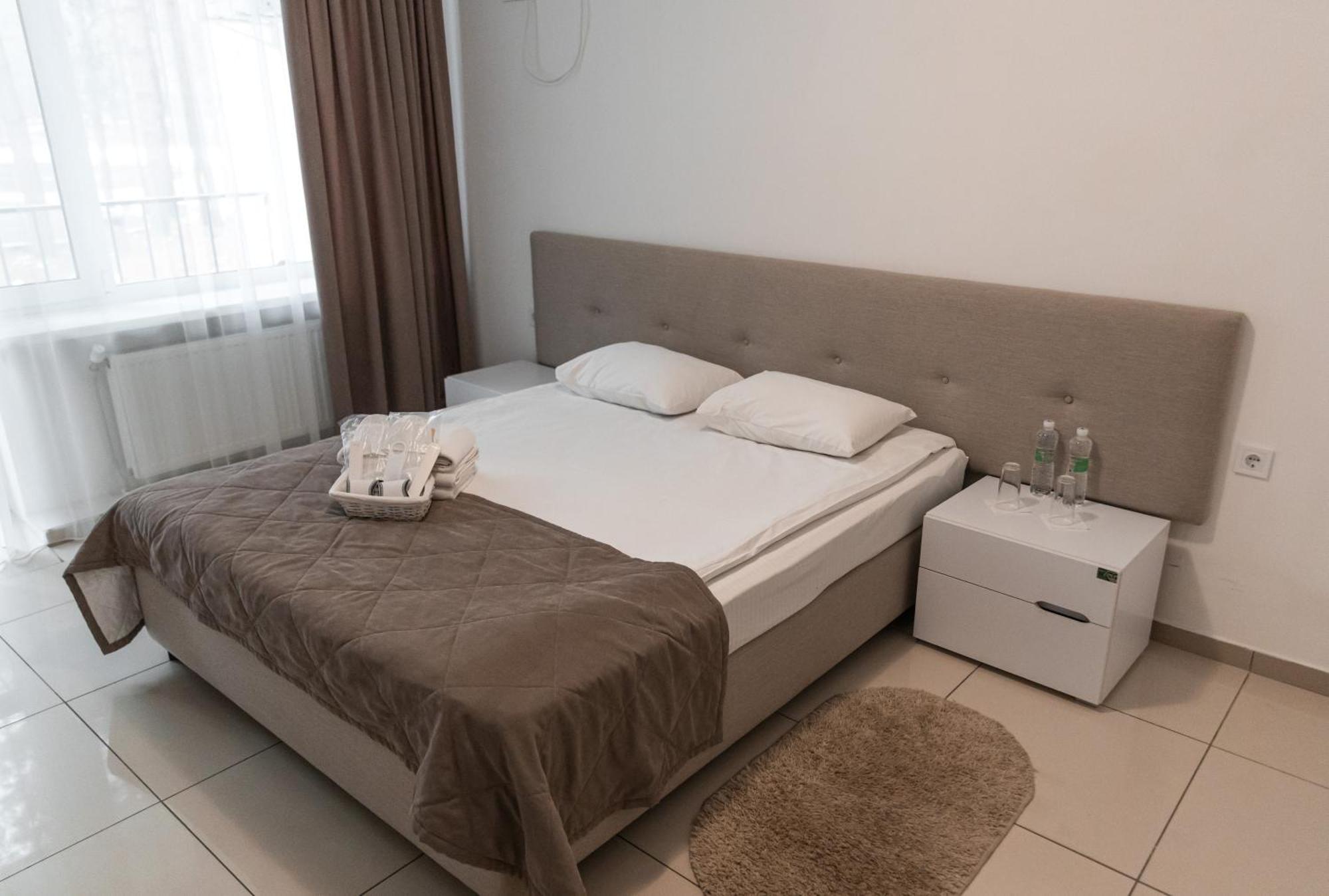 Sosnovel Hotel Voropajiv Kültér fotó